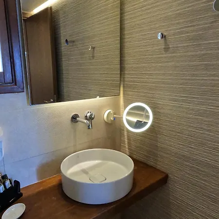 The Flower Of Otel Monemvasía