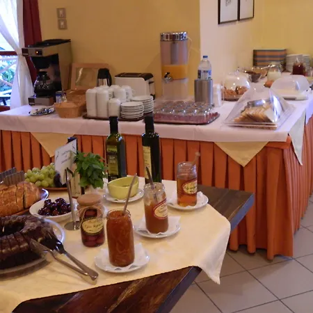 מלון The Flower Of 3*